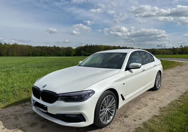 samochody osobowe BMW Seria 5 cena 122500 przebieg: 79000, rok produkcji 2017 z Świdwin